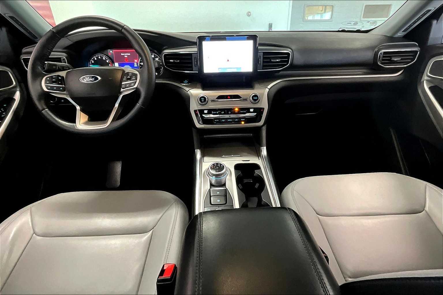 Thumbnail: 2021 Ford Explorer - 9