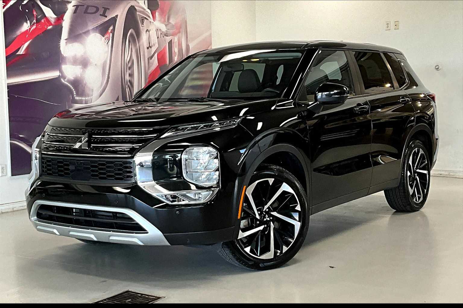 2024 Mitsubishi Outlander SE -
                  Johnston, IA