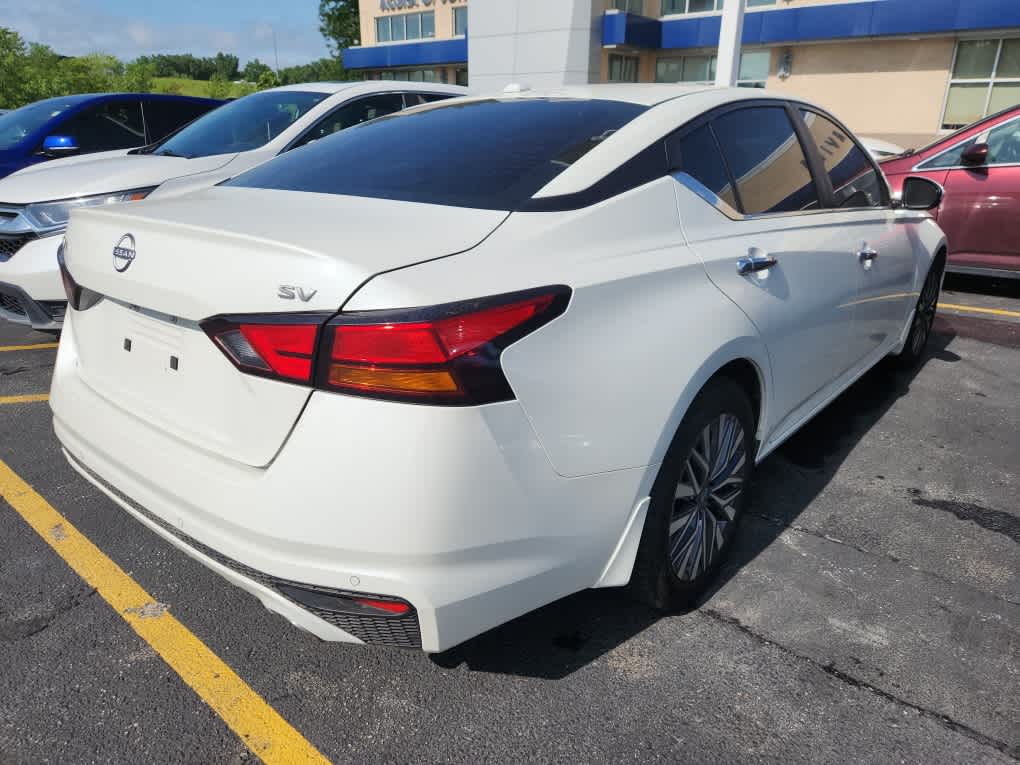 Thumbnail: 2024 Nissan Altima - 3
