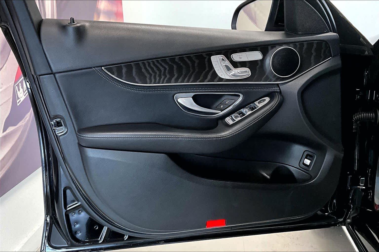 Thumbnail: 2016 Mercedes-Benz C-Class - 24