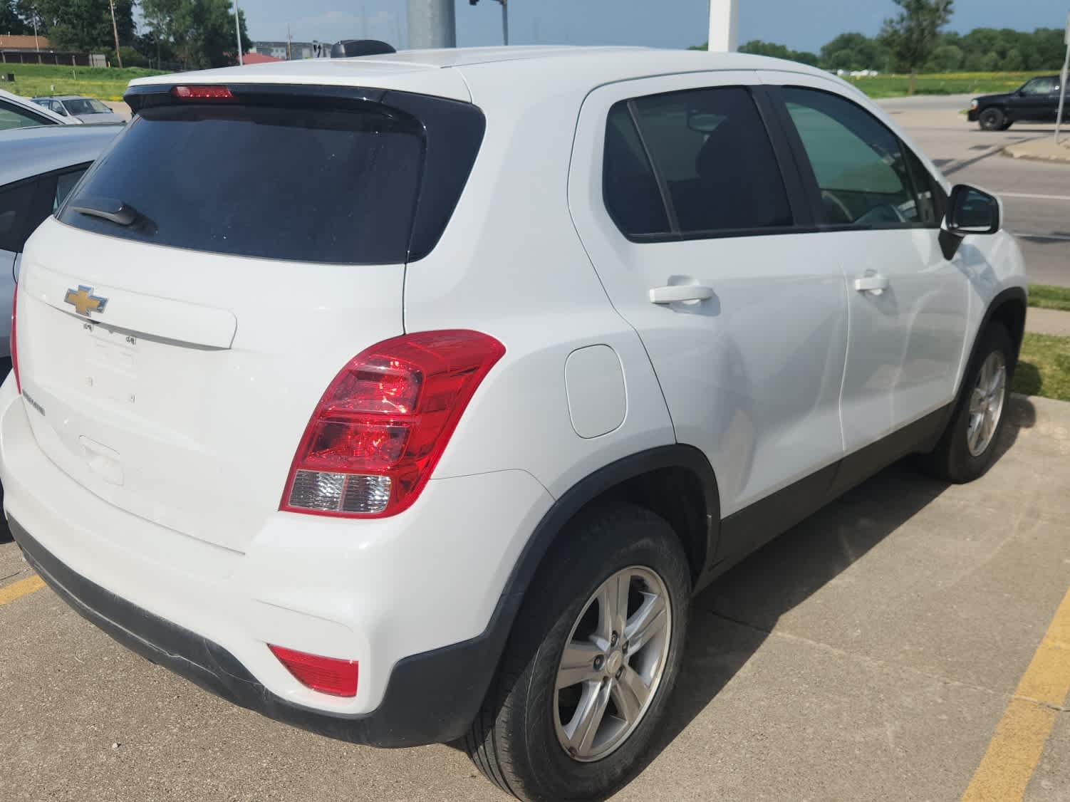 Thumbnail: 2022 Chevrolet Trax - 5