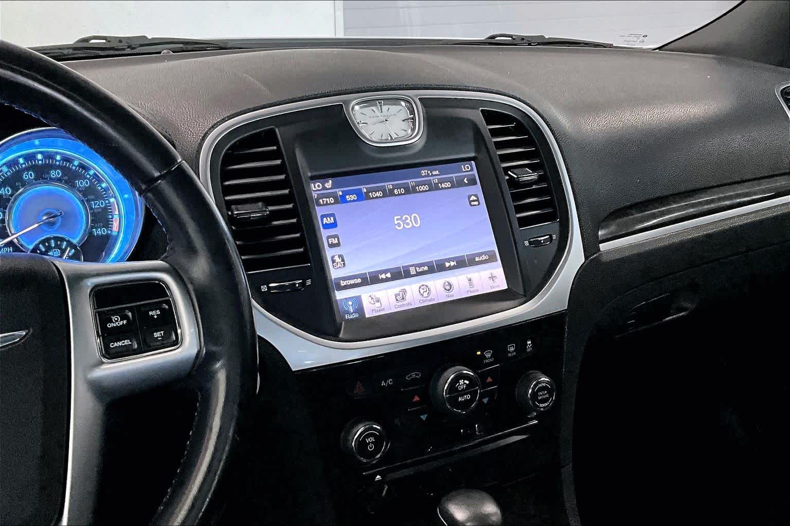 Thumbnail: 2011 Chrysler 300 - 14