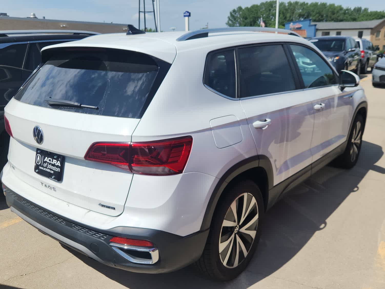 Thumbnail: 2022 Volkswagen Taos - 5