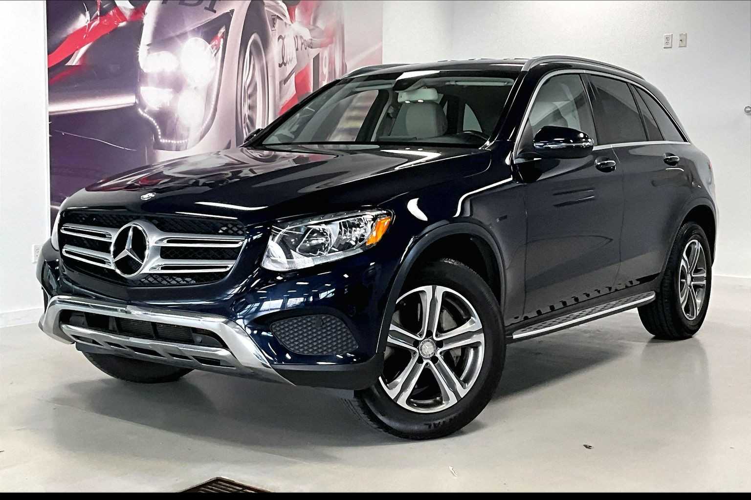 2016 Mercedes-Benz GLC 300 -
                  Johnston, IA