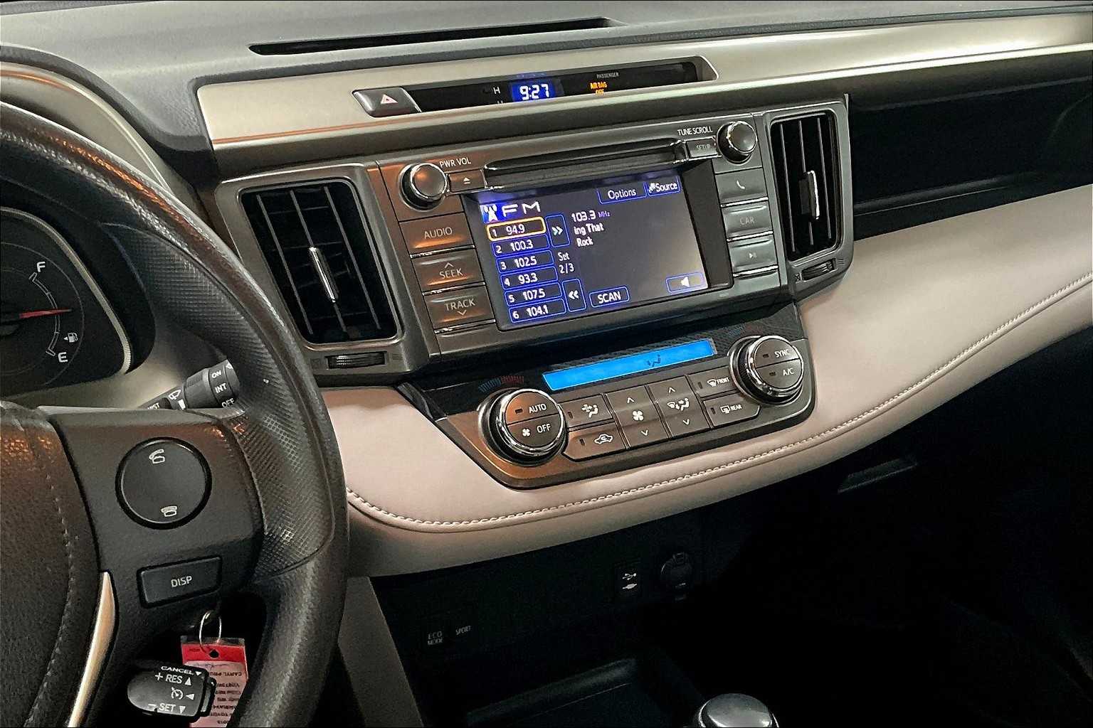 Thumbnail: 2013 Toyota RAV4 - 14
