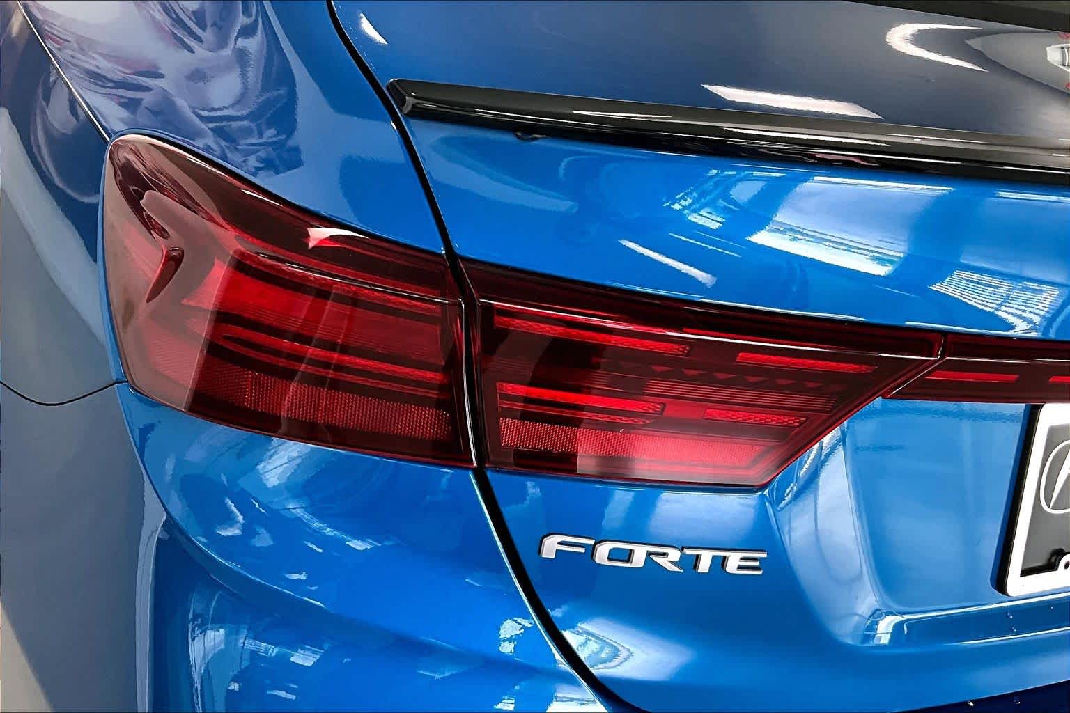 Thumbnail: 2023 Kia Forte - 30