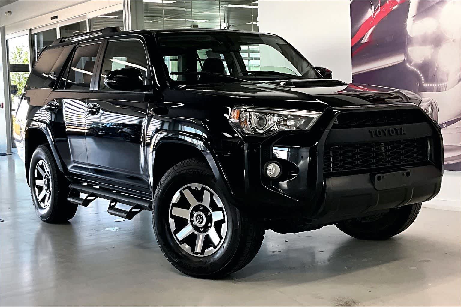Thumbnail: 2019 Toyota 4Runner - 18