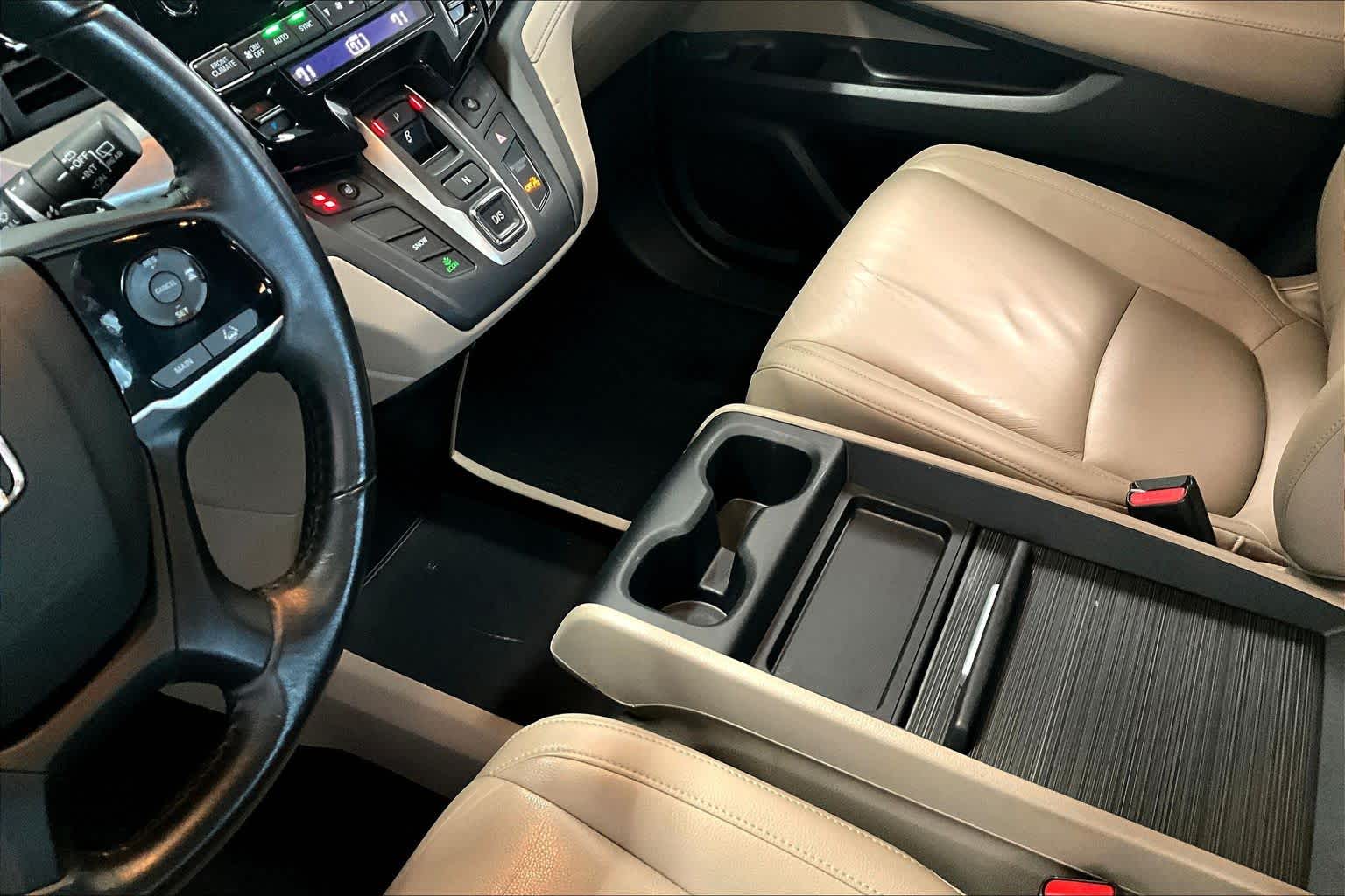 Thumbnail: 2018 Honda Odyssey - 14