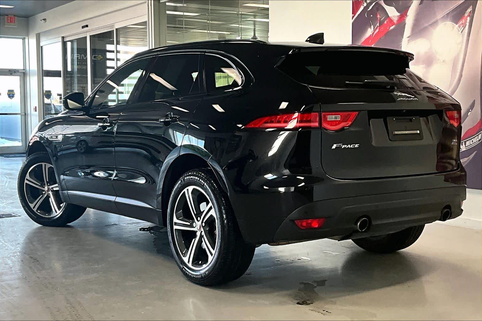 Thumbnail: 2020 Jaguar F-Pace - 4