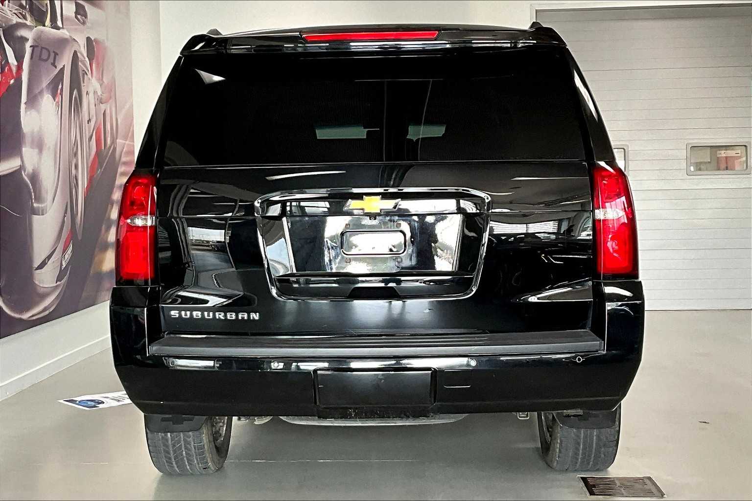 Thumbnail: 2016 Chevrolet Suburban - 5