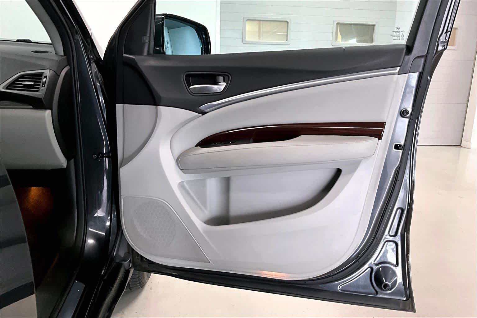 Thumbnail: 2014 Acura MDX - 26