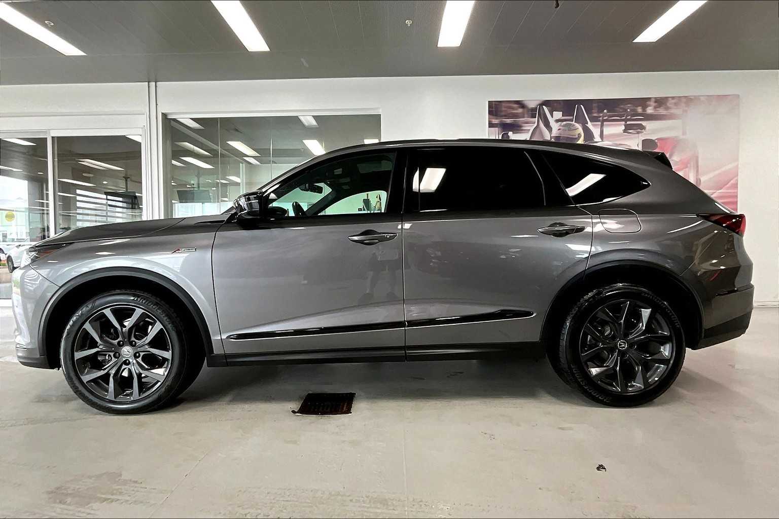 2023 Acura MDX SH-AWD A-Spec photo 3