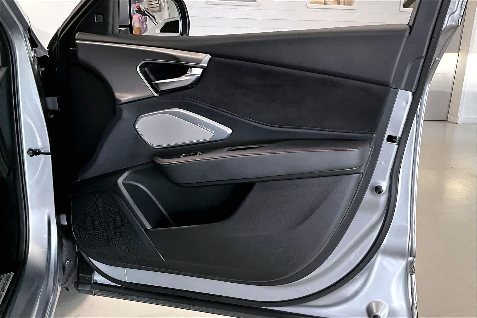 Thumbnail: 2023 Acura RDX - 26