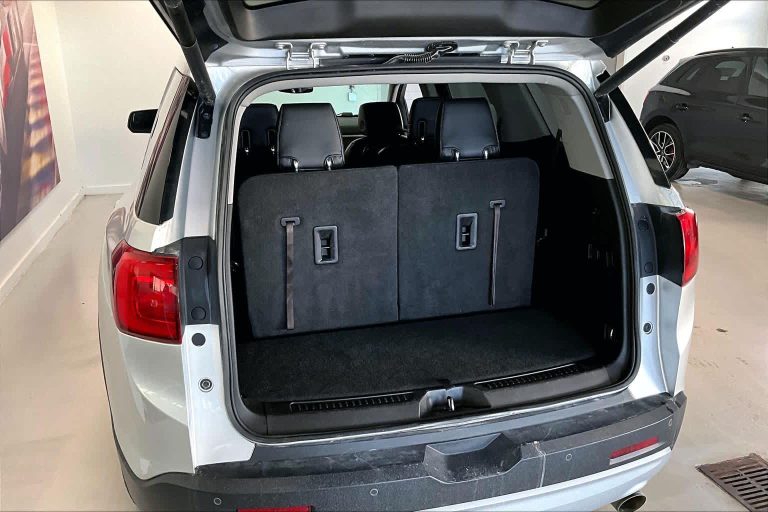 Thumbnail: 2018 GMC Acadia - 16