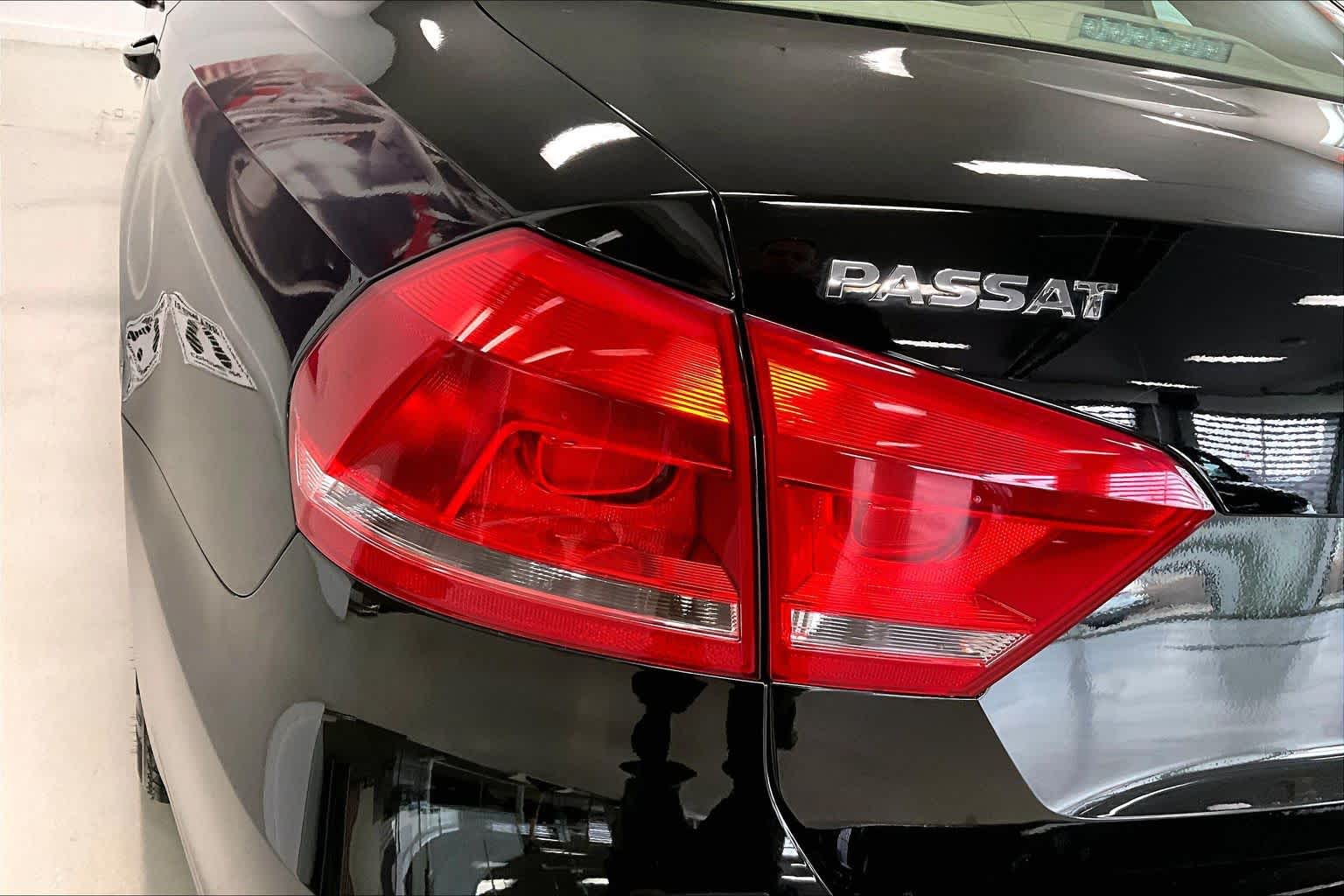 Thumbnail: 2013 Volkswagen Passat - 30