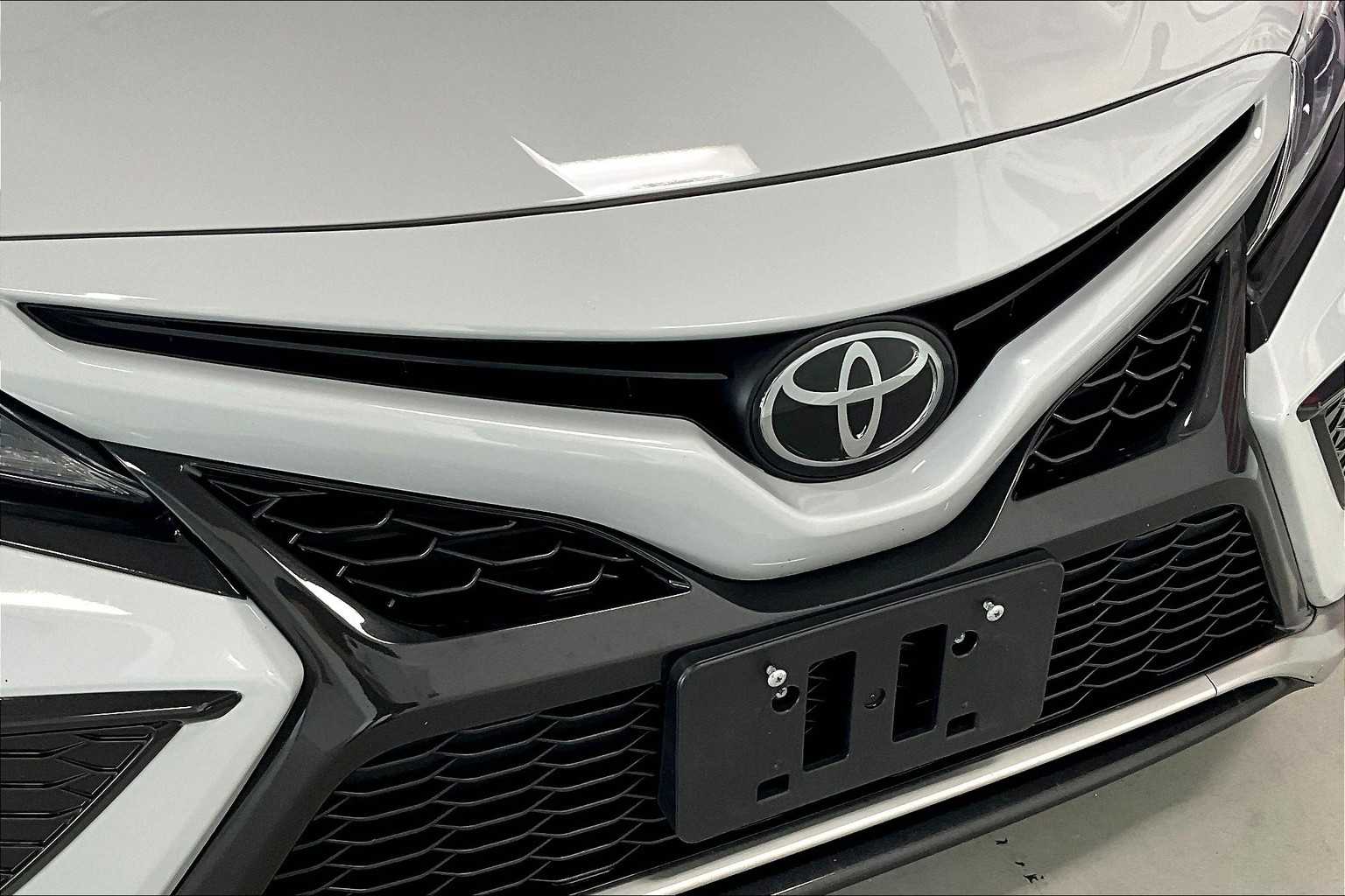 Thumbnail: 2023 Toyota Camry - 28