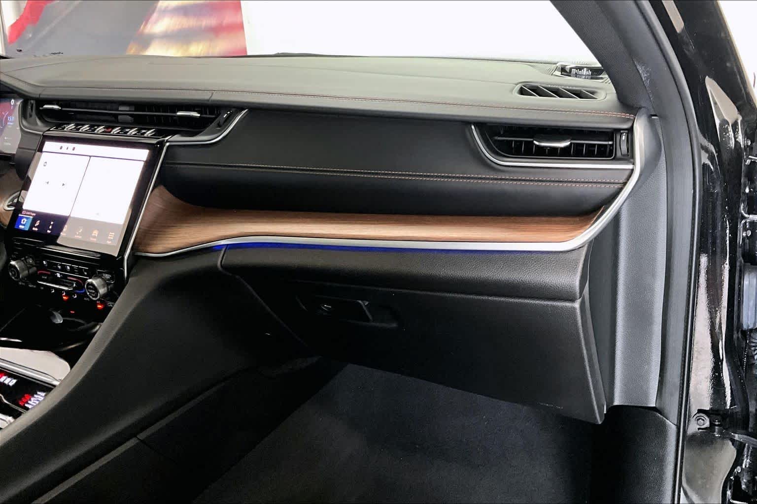 Thumbnail: 2022 Jeep Grand Cherokee - 20
