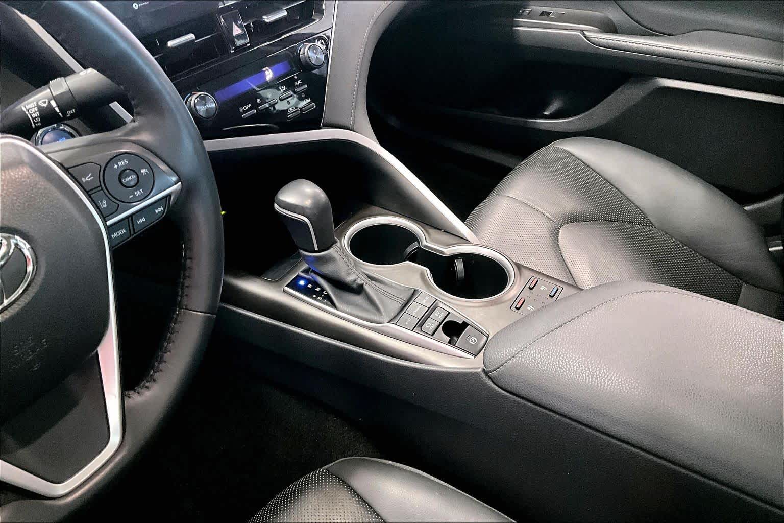 Thumbnail: 2022 Toyota Camry - 14