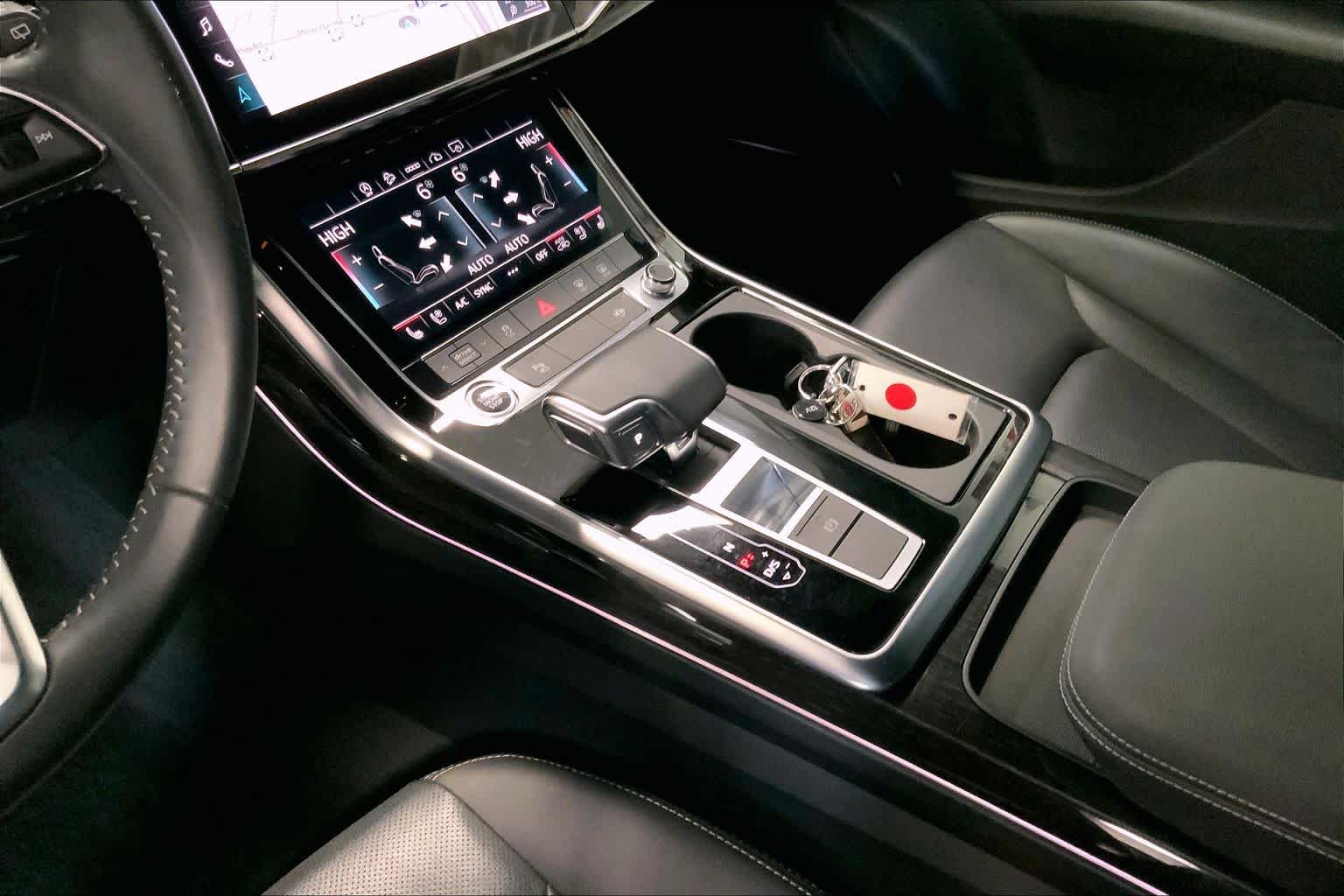 Thumbnail: 2021 Audi Q8 - 16