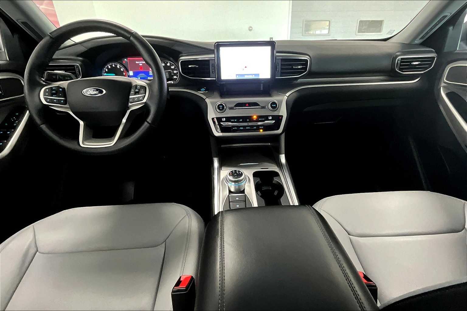 Thumbnail: 2021 Ford Explorer - 8