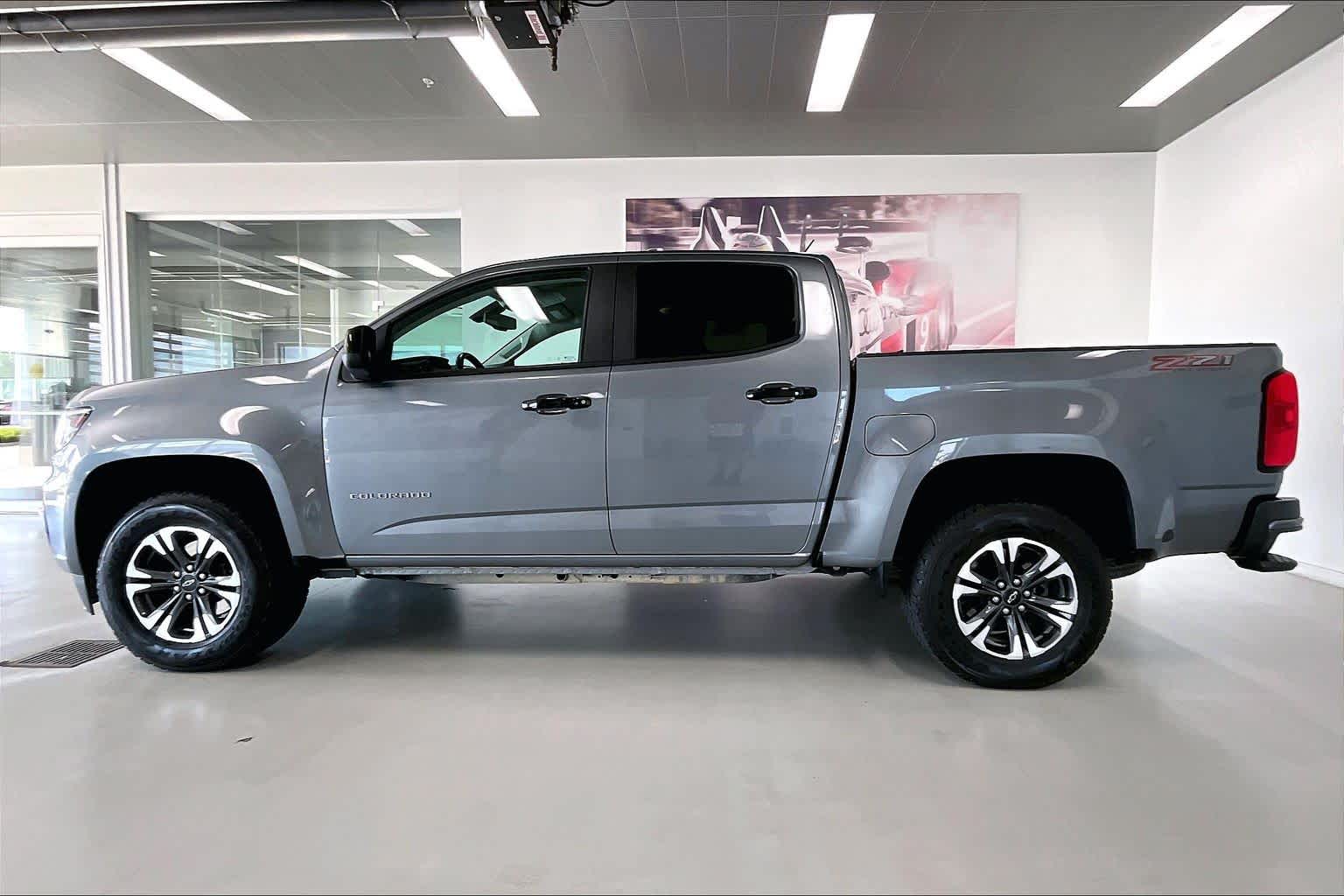 Thumbnail: 2021 Chevrolet Colorado - 3