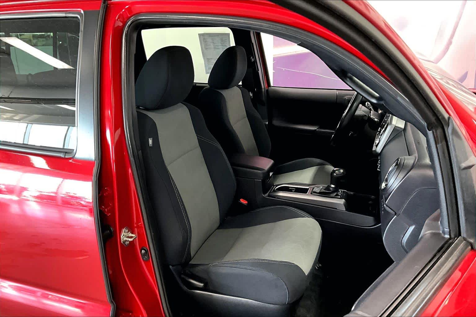 Thumbnail: 2020 Toyota Tacoma - 12