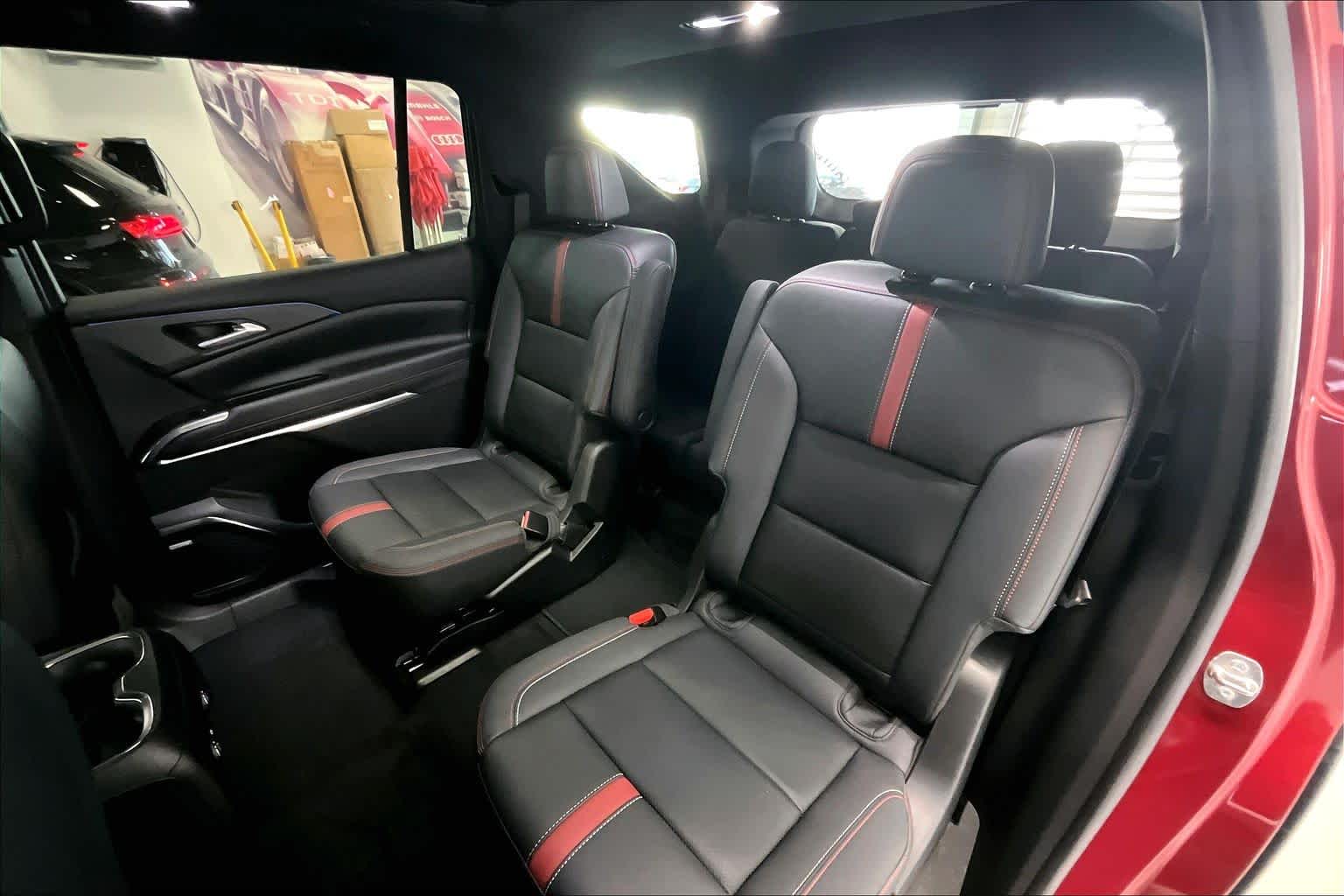 Thumbnail: 2024 Chevrolet Traverse - 26