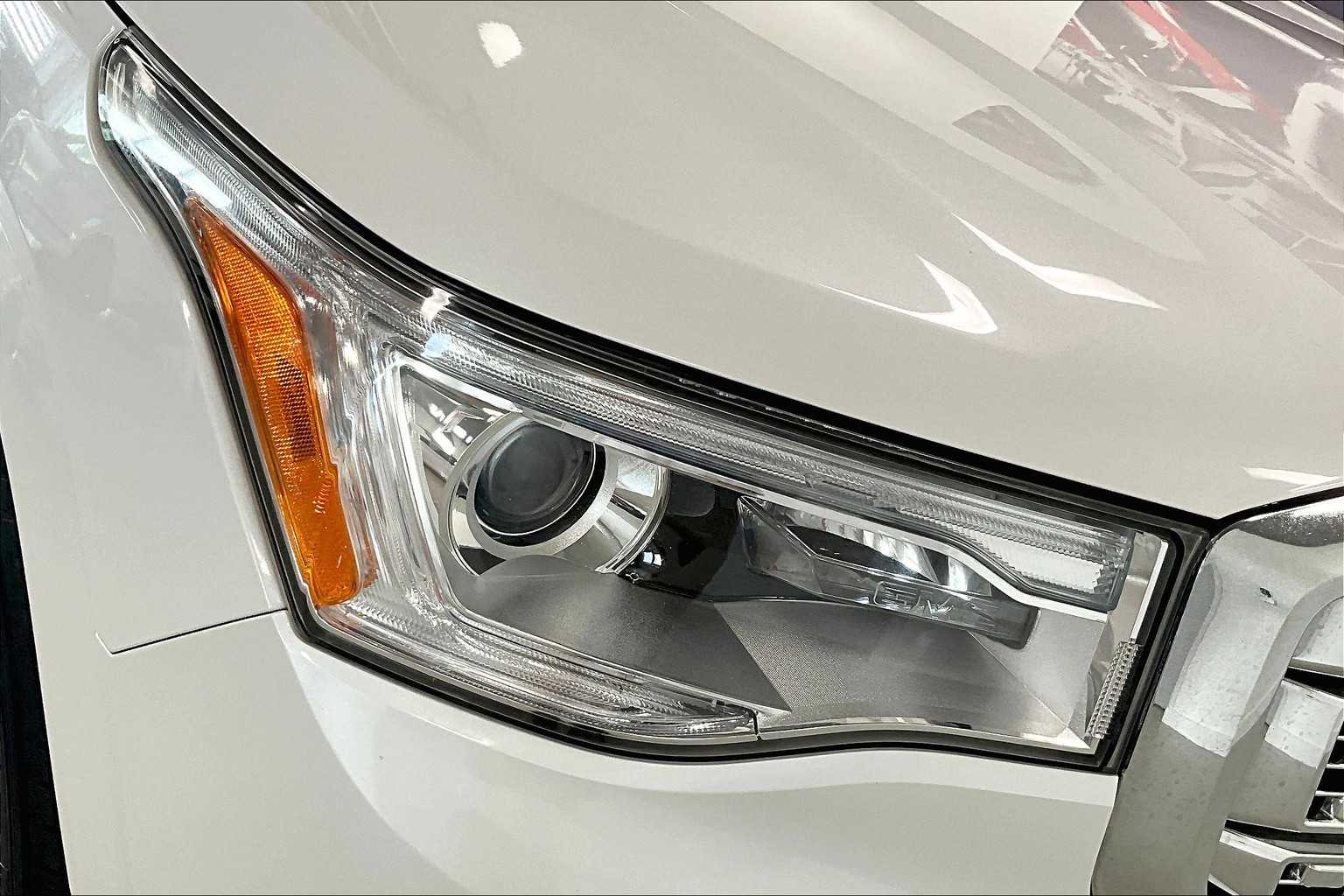 Thumbnail: 2018 GMC Acadia - 26