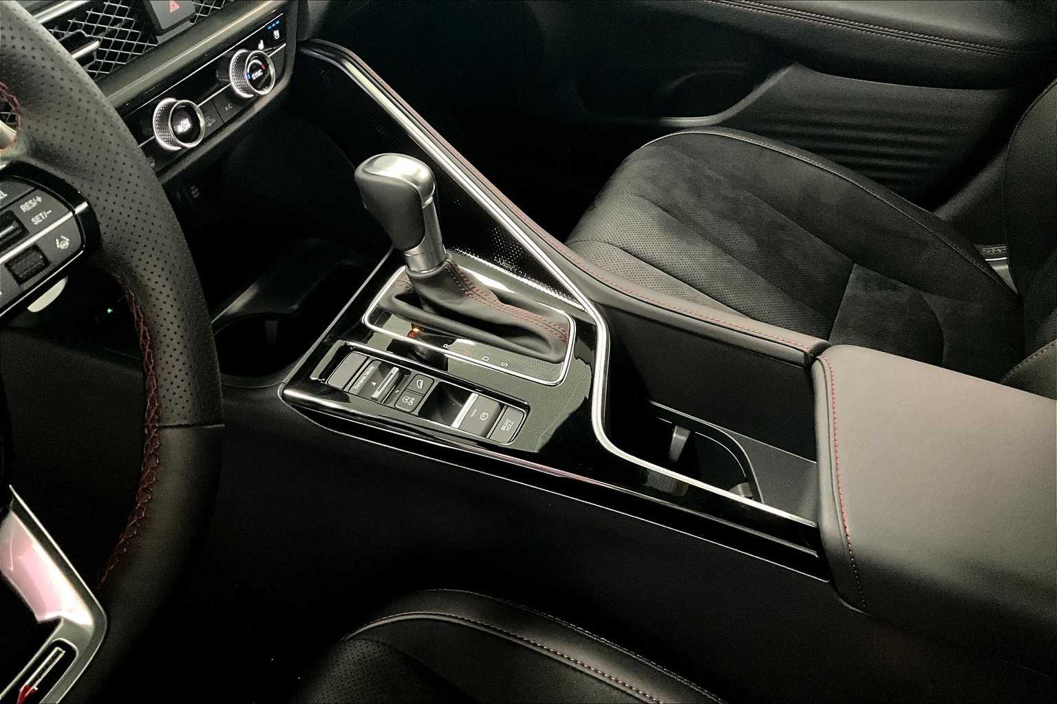 Thumbnail: 2025 Acura ADX - 17