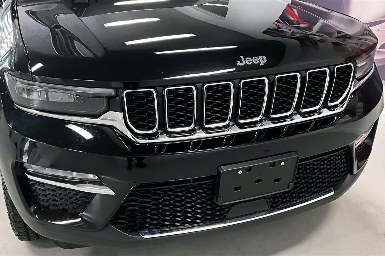 Thumbnail: 2022 Jeep Grand Cherokee - 28