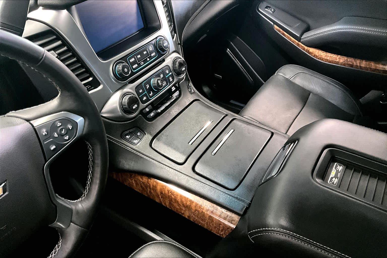 Thumbnail: 2016 Chevrolet Tahoe - 14