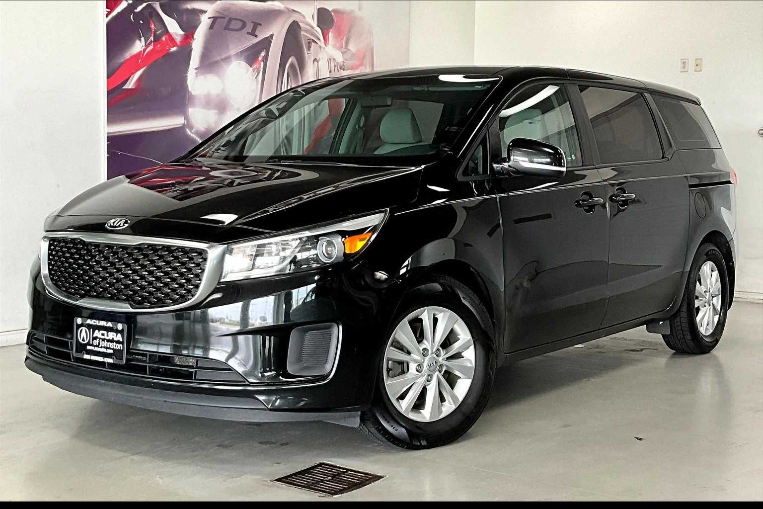 2017 Kia Sedona L -
                  Johnston, IA
