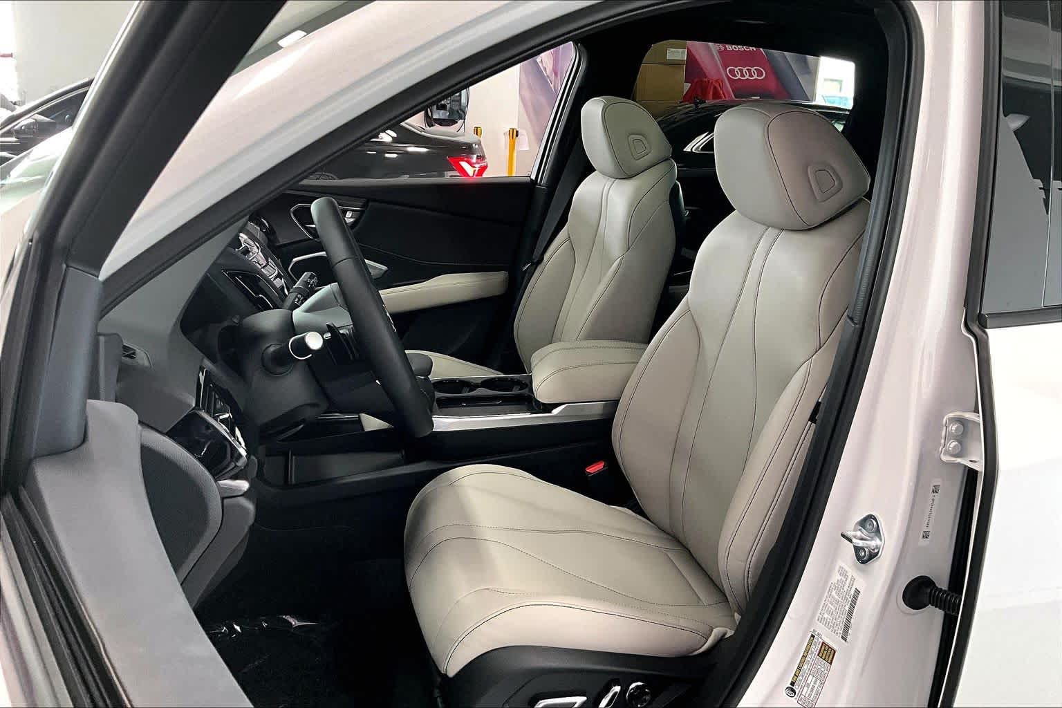 Thumbnail: 2026 Acura RDX - 11