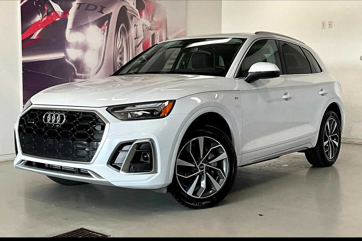 2023 Audi Q5 e Premium Plus -
                  Johnston, IA