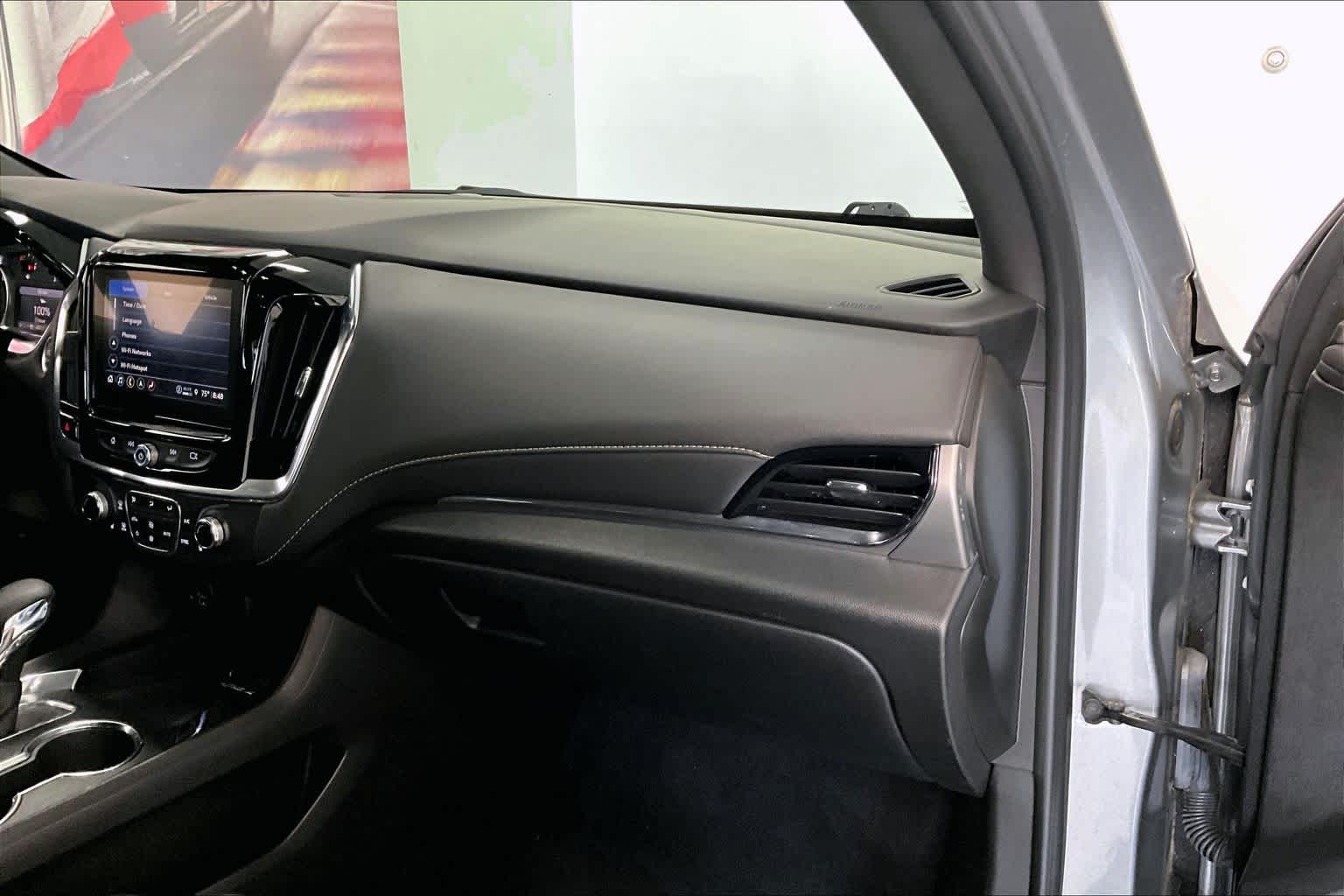 Thumbnail: 2023 Chevrolet Traverse - 21