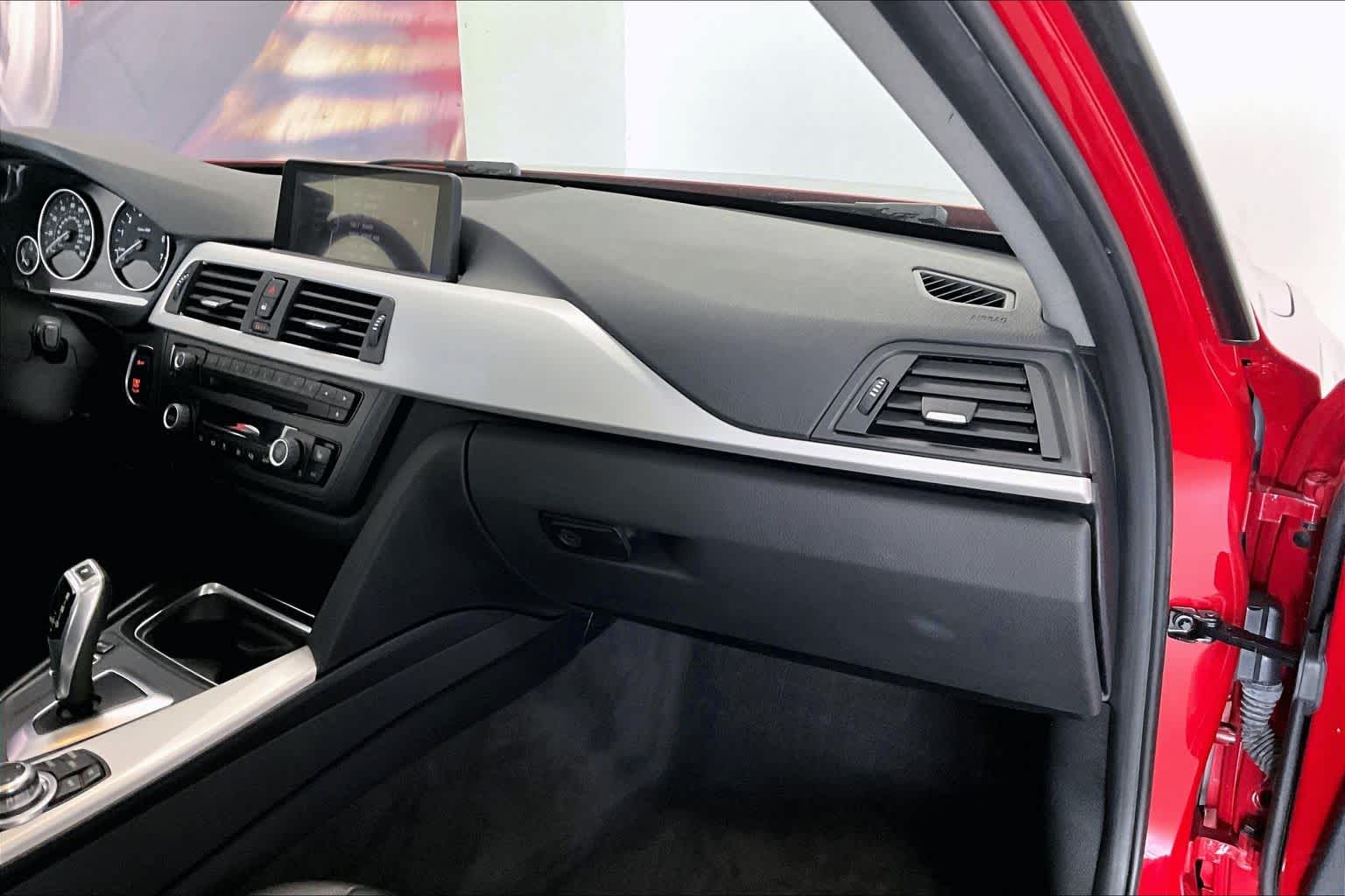 Thumbnail: 2013 BMW 3 Series - 21