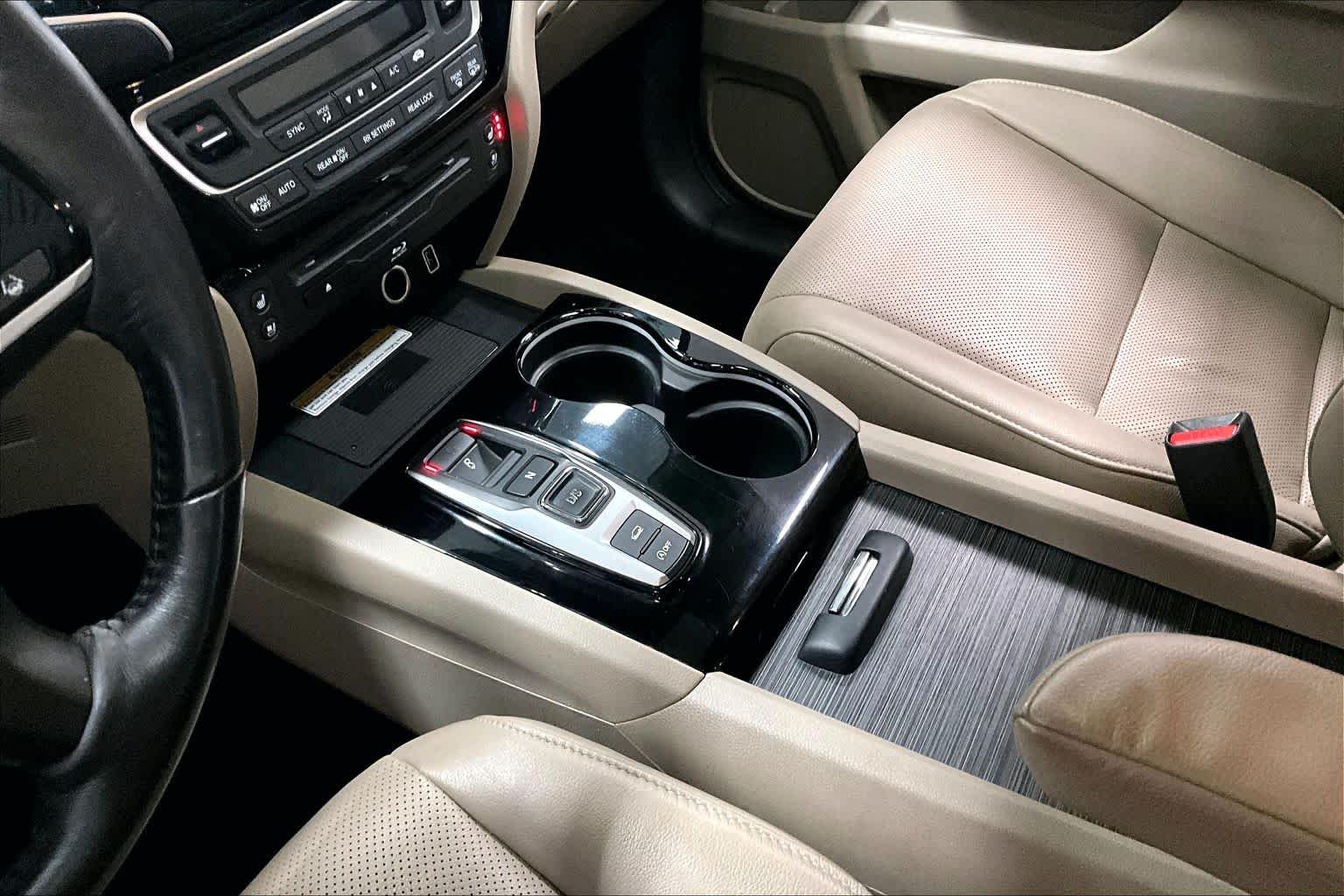 Thumbnail: 2019 Honda Pilot - 15