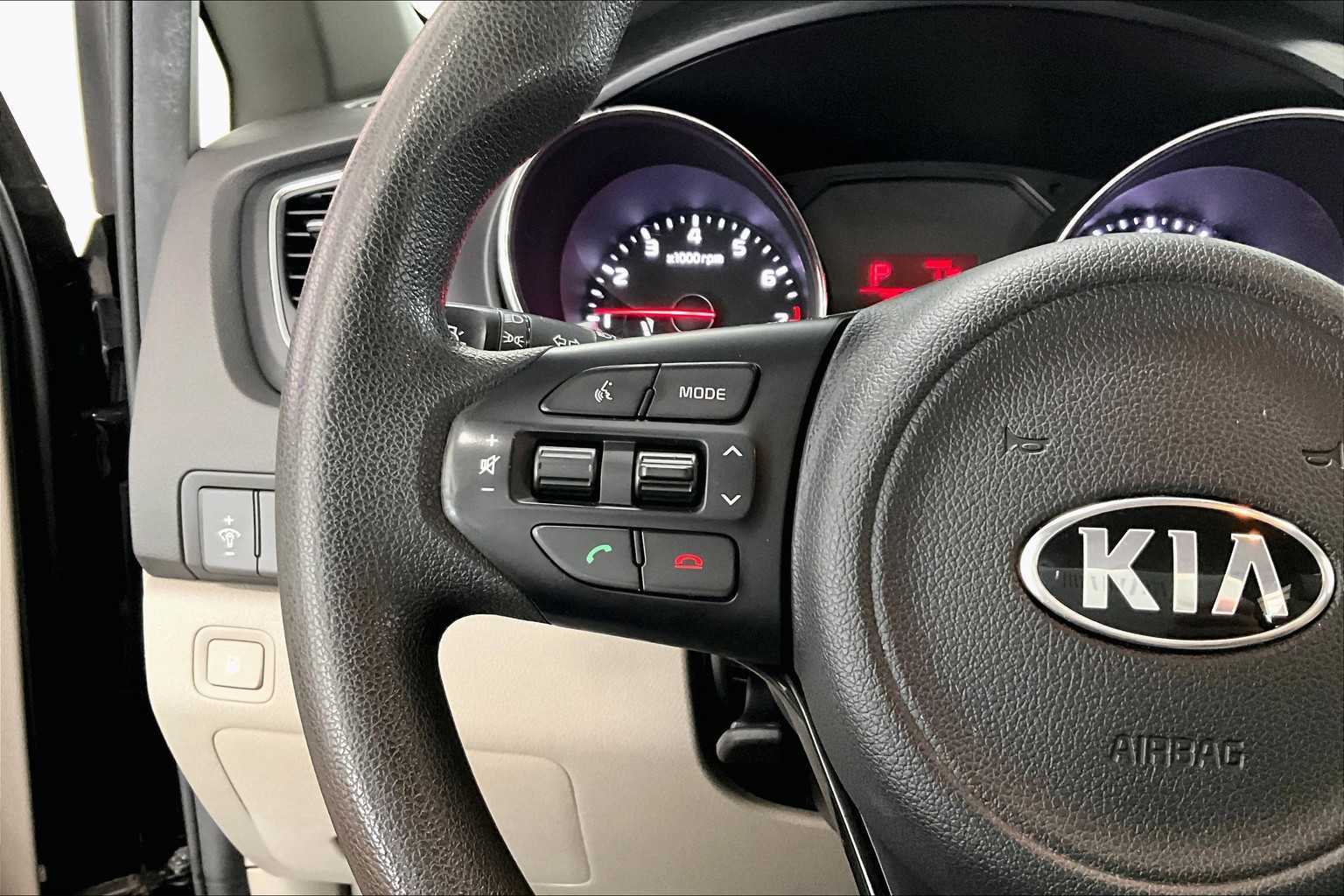 Thumbnail: 2017 Kia Sedona - 19