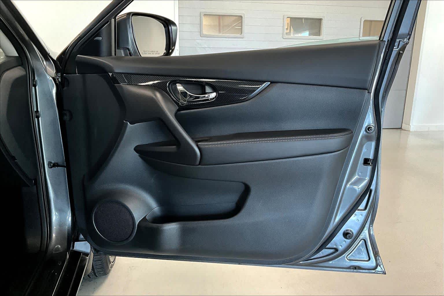 Thumbnail: 2019 Nissan Rogue - 26
