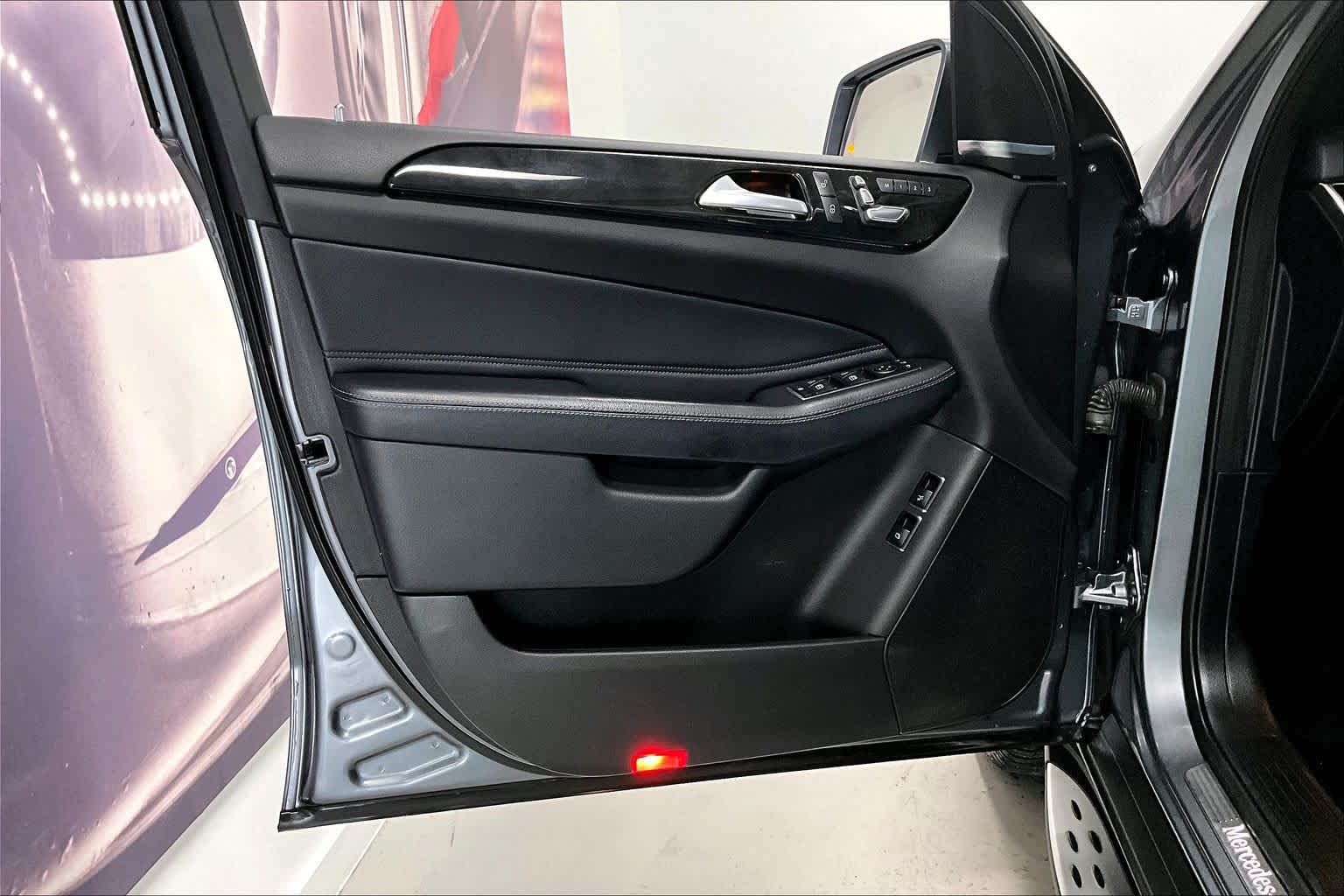 Thumbnail: 2018 Mercedes-Benz GLS - 25