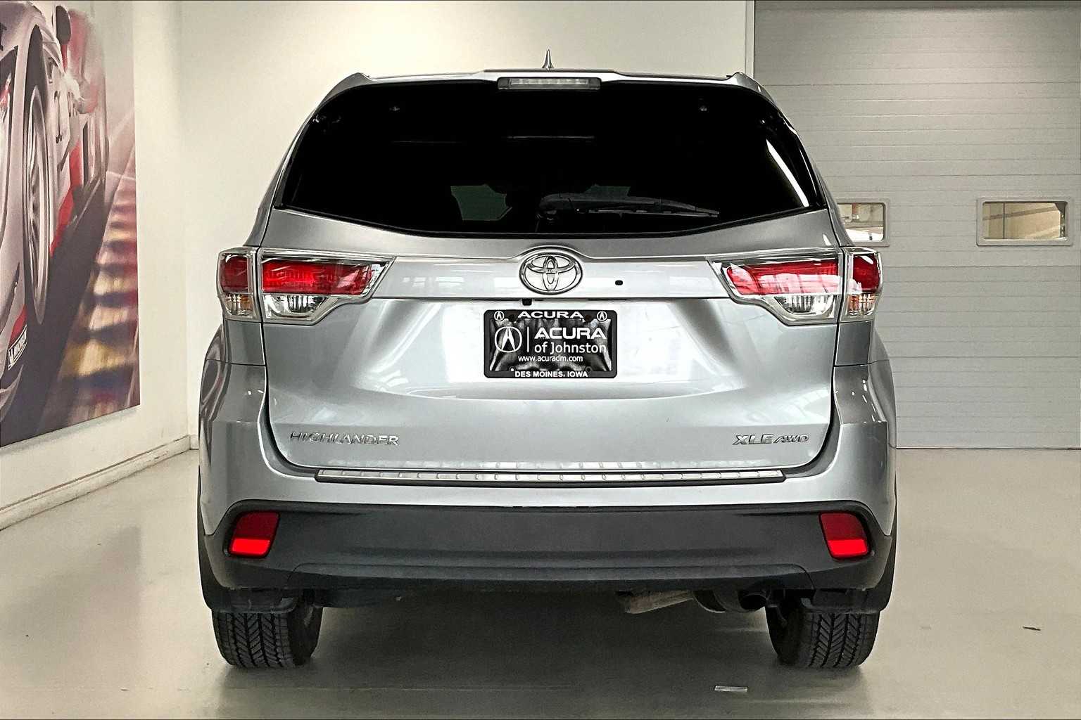 Thumbnail: 2015 Toyota Highlander - 5
