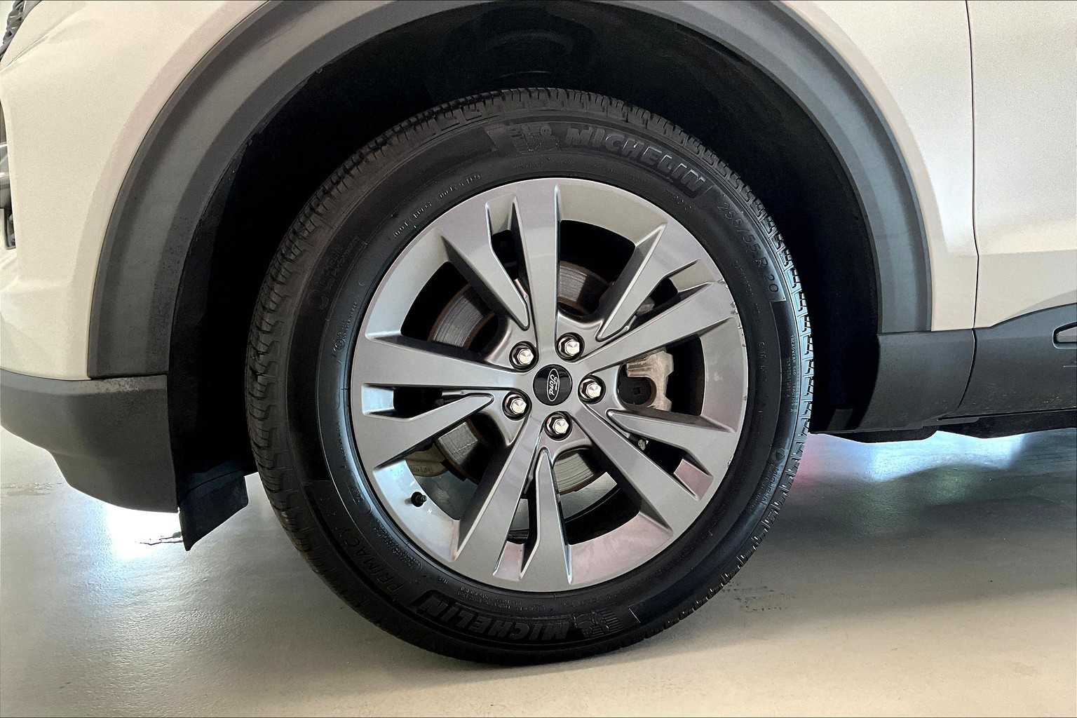 Thumbnail: 2021 Ford Explorer - 8