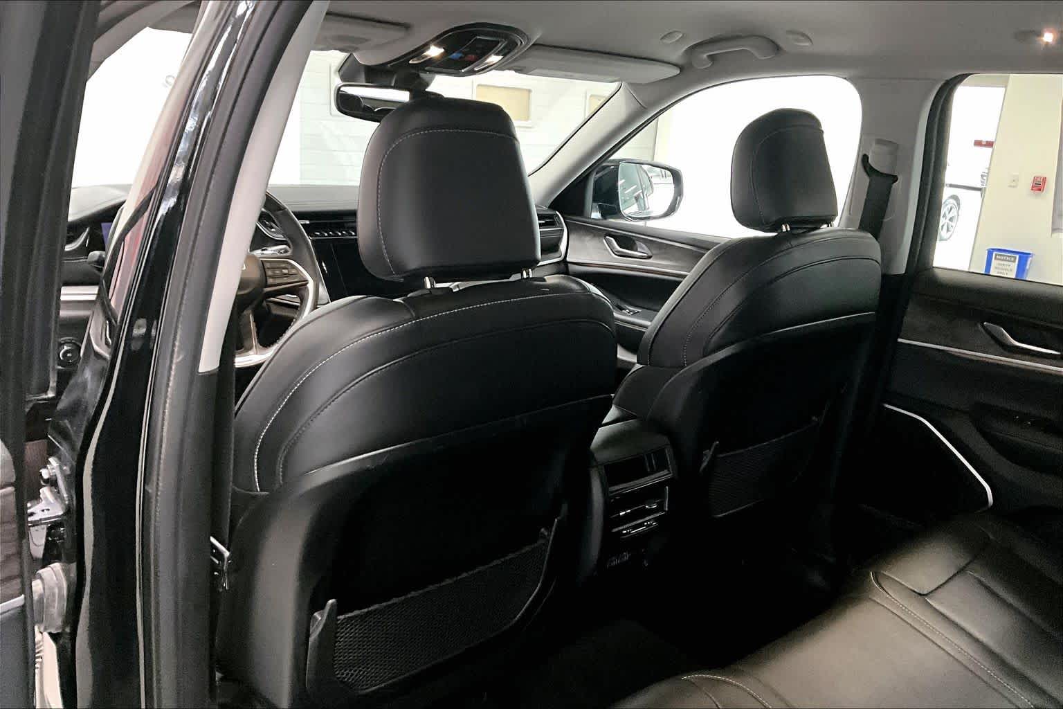 Thumbnail: 2022 Jeep Grand Cherokee - 10