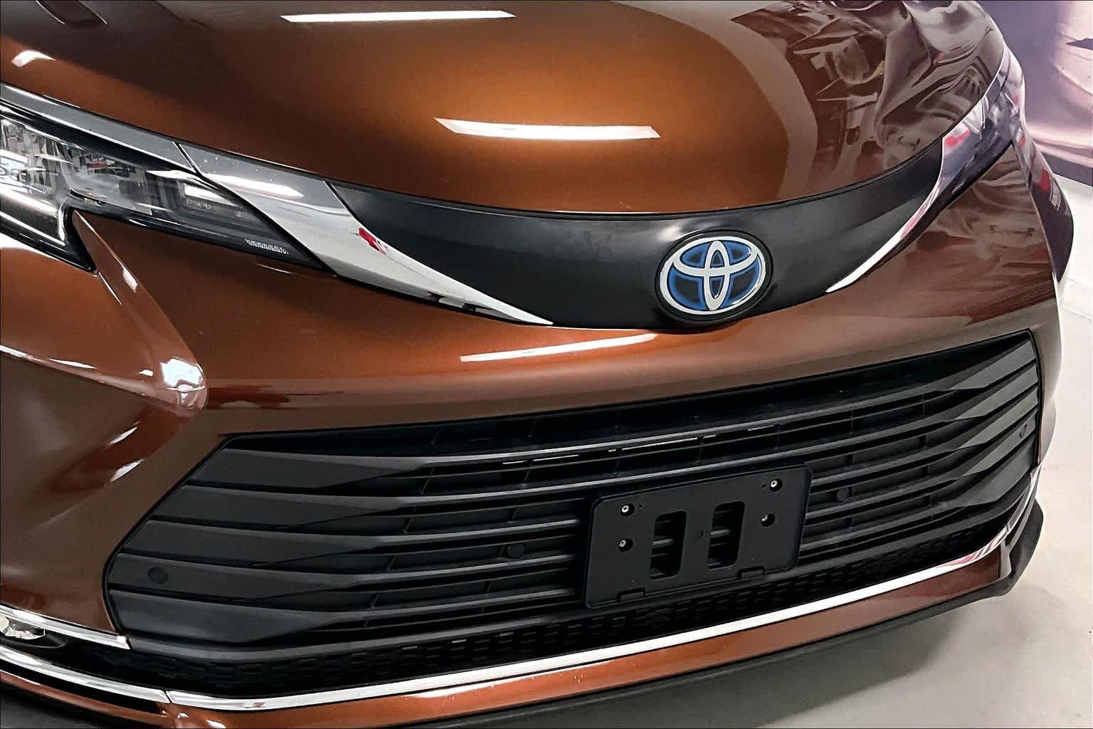 Thumbnail: 2022 Toyota Sienna - 31