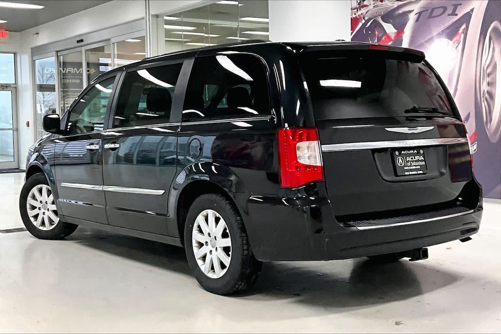 Used 2015 Chrysler Town & Country Touring Van