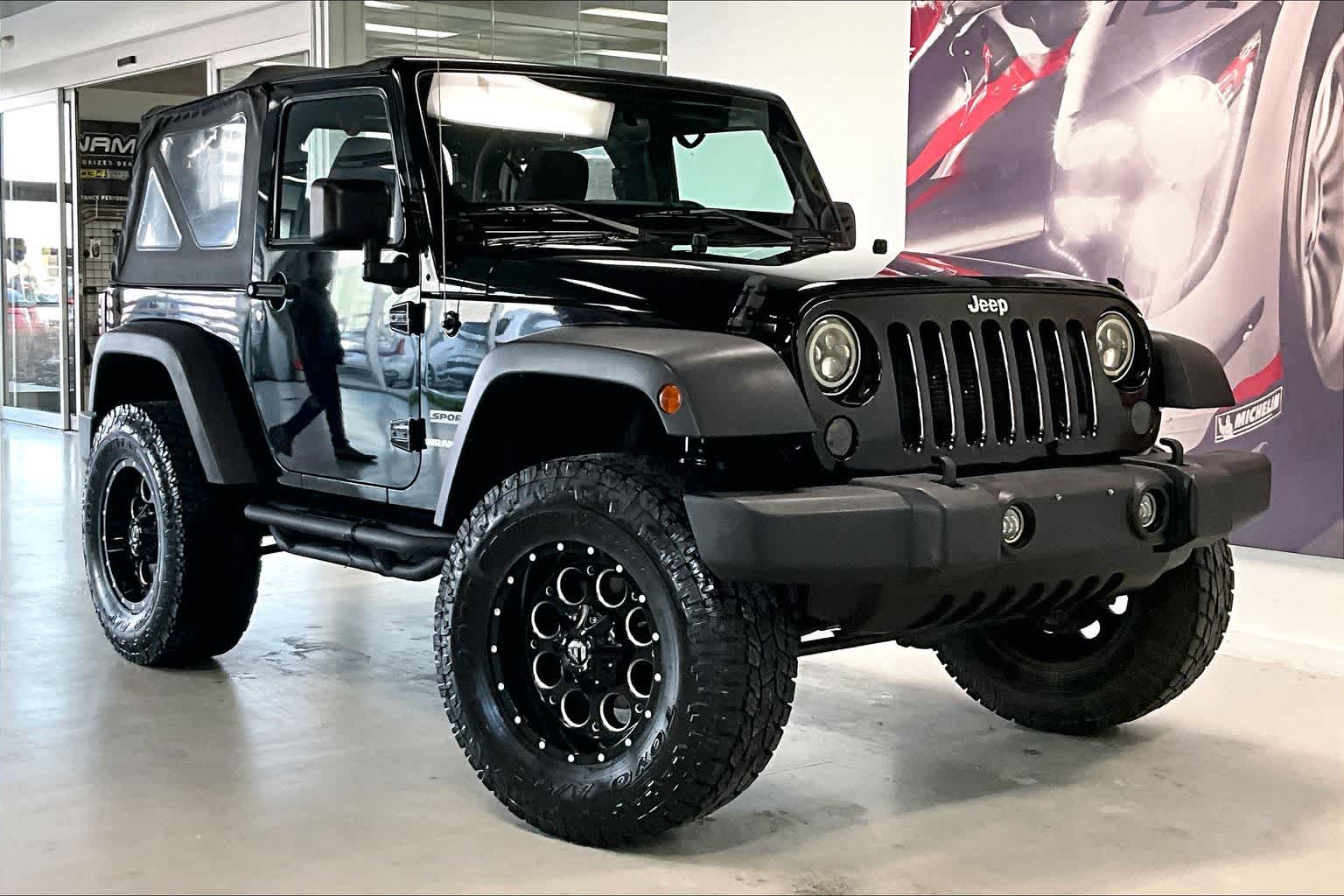 Thumbnail: 2014 Jeep Wrangler - 17