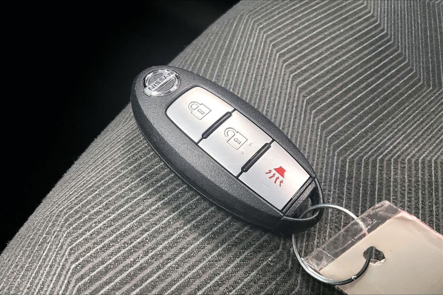 Thumbnail: 2016 Nissan Rogue - 18