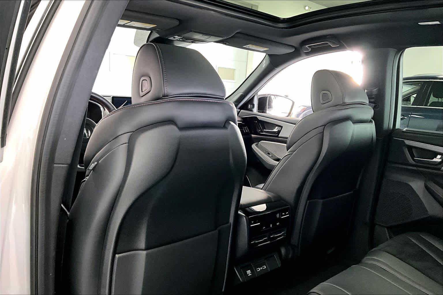 Thumbnail: 2023 Acura MDX - 11