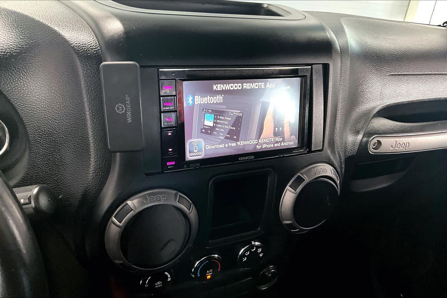 Thumbnail: 2014 Jeep Wrangler - 21