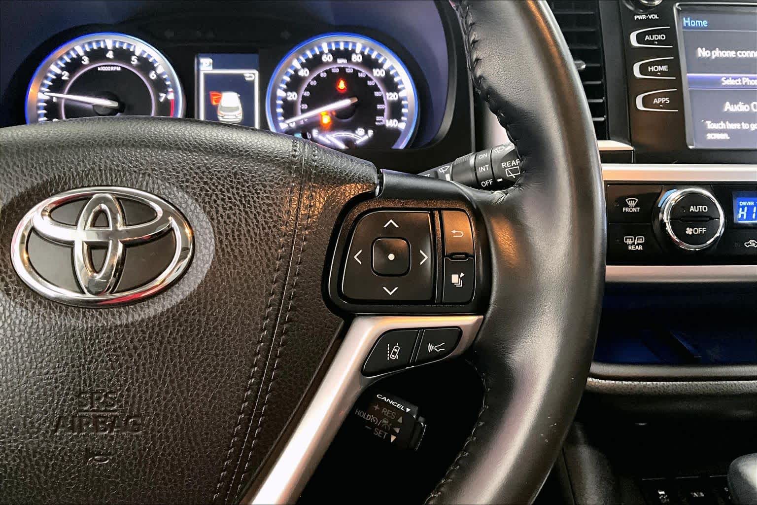 Thumbnail: 2019 Toyota Highlander - 22